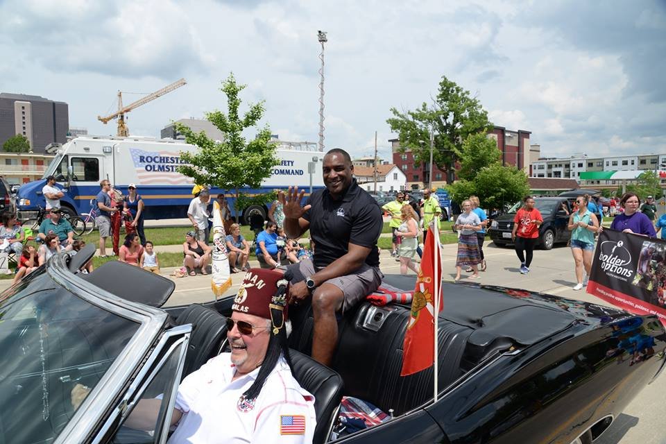 Grand Marshall Darrell Thompson